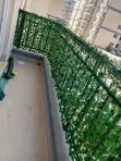 Paneli za Ua bandia za kijani zinazoficha kutoka jua kwa balcony - 2