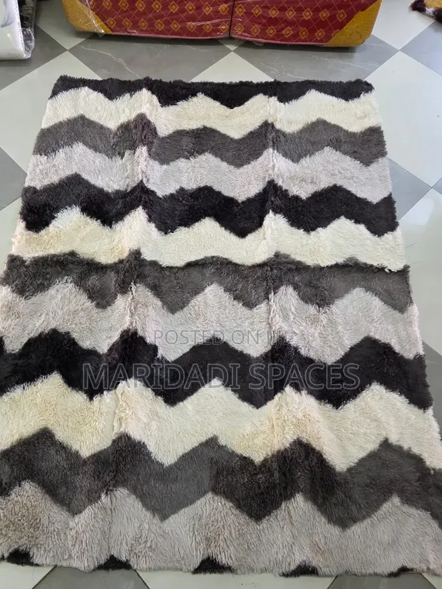 Carpeti za Chumba cha Kulala Zenye Rangi Nzuri - Zilizolainika Sana, Zenye Manyoya, Hazitelezi - 1
