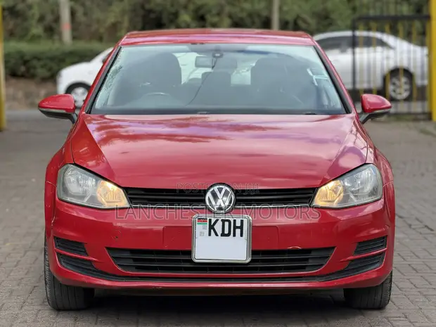 Volkswagen Golf 2015 Red - 1