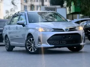 Toyota Corolla Fielder 1.5 Hybrid FWD 2019 Silver