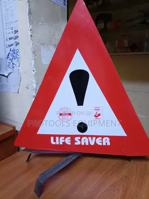 Reflective Warning Triangle - Mpya Kabisa