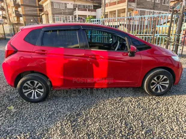 Honda Fit 2017 Nyekundu - 1