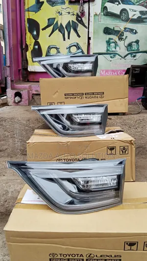 Toyota Harrier ZSU60 Taillights (2015-2019)