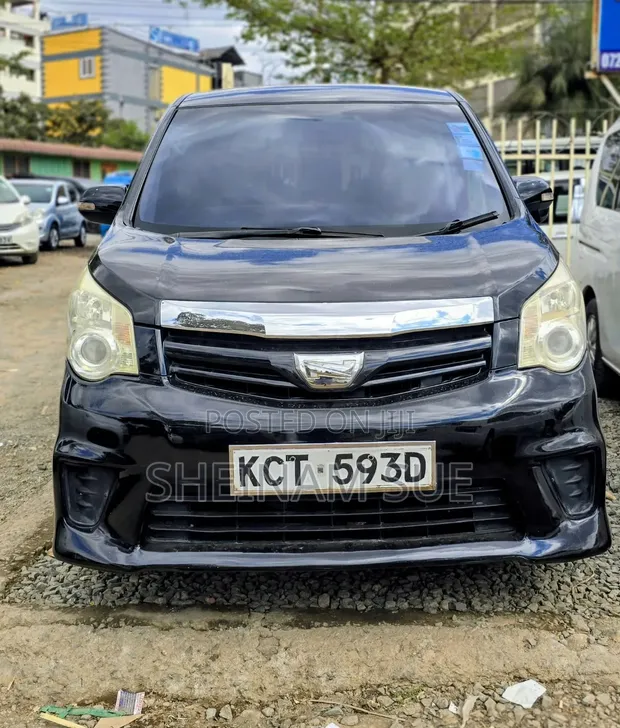 Toyota Noah 2011 Black - 1