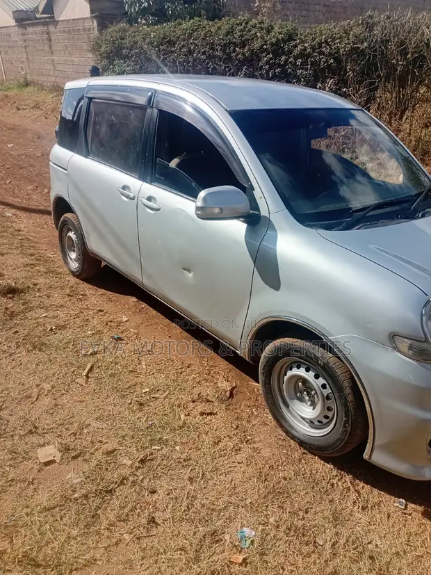 Toyota Sienta 2008 Kijivu - 1