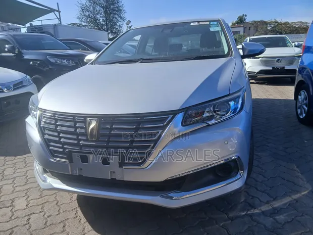 Toyota Premio 2019 Silver - 1