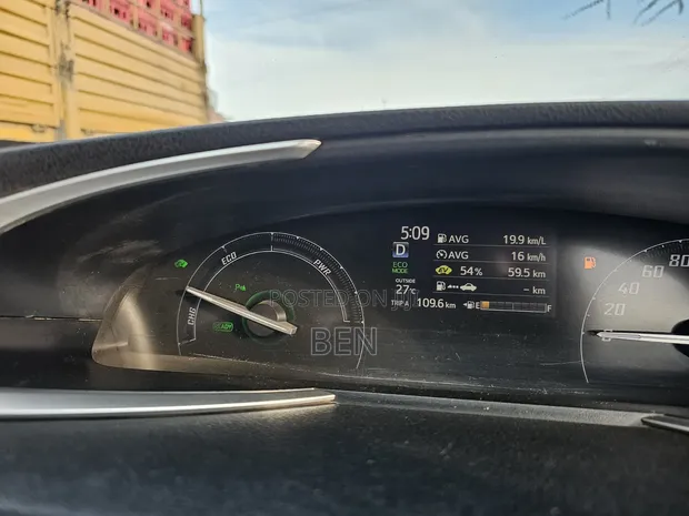 Toyota Sienta 1.5 Hybrid FWD 2019 Silver - 1