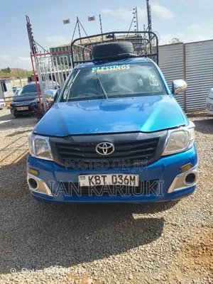 Toyota Hilux 2012 Bluu