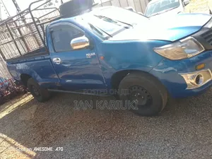 Toyota Hilux 2012 Bluu