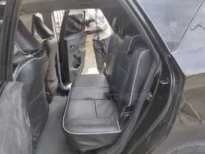 Toyota Ractis 1.5 FWD 2011 Hatchback
