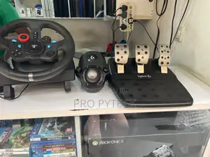 Logitech G29 Racing Wheel + Pedals - PS4/PS5/PC (Ex-UK)