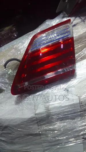 Toyota Crown Royal Bootlight (Ex-Japan)