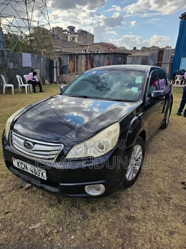 Subaru Outback 2010 Nyeusi - 1