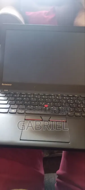 Laptopi ya Lenovo ThinkPad T490s - Intel Core i5, 8GB RAM, 256GB SSD