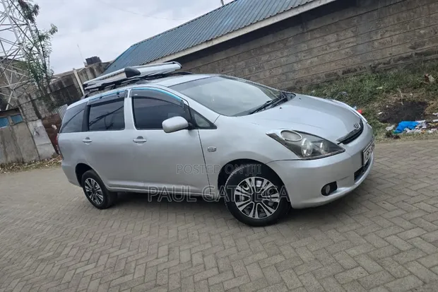 Toyota Wish 2004 Silver - 1