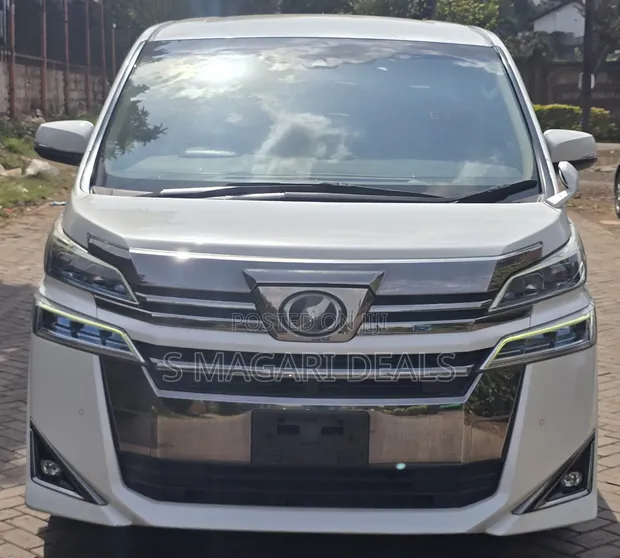 Toyota Vellfire 2018 White - 1