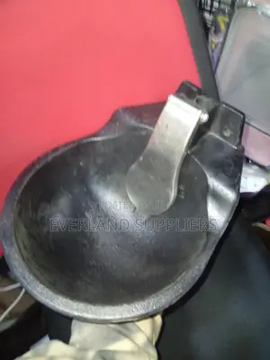 Bakuli la Maji la Ng'ombe la Chuma cha Kutupwa Lisilo Kutu