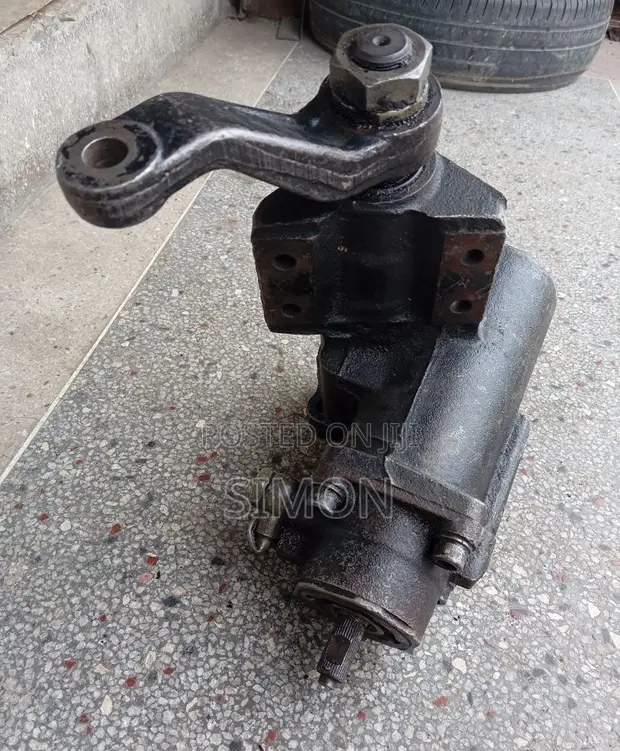 Nissan E24 TD27 Power Steering Box - Brand New - 1