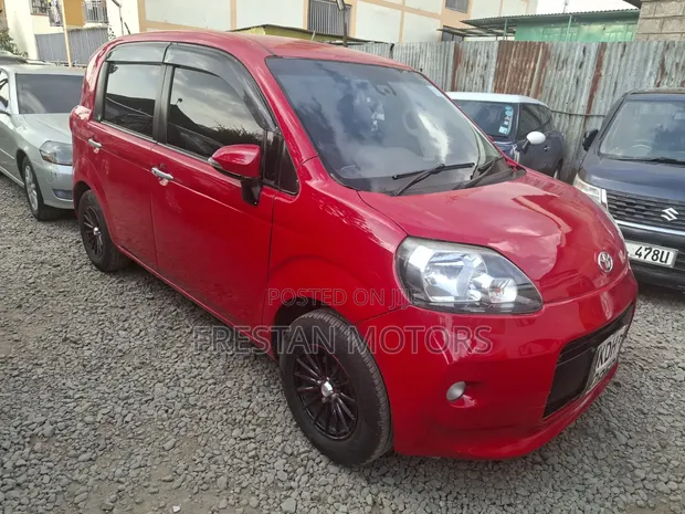 Toyota Porte 2014 Nyekundu - 1