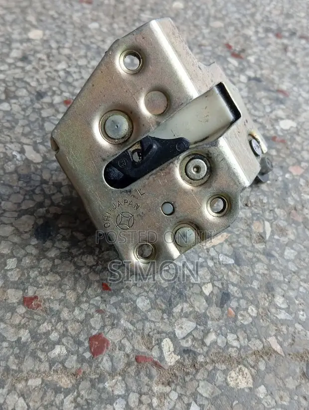 Nissan Caravan E24 Sliding Door Lock (TD27/QD32) - 1