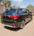 Mitsubishi Outlander 2.0 PHEV AWD 2015 Nyeusi - 2