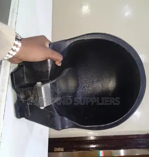 Kinywaji cha Ng'ombe cha Chuma cha Kutupwa Daraja la Ranch