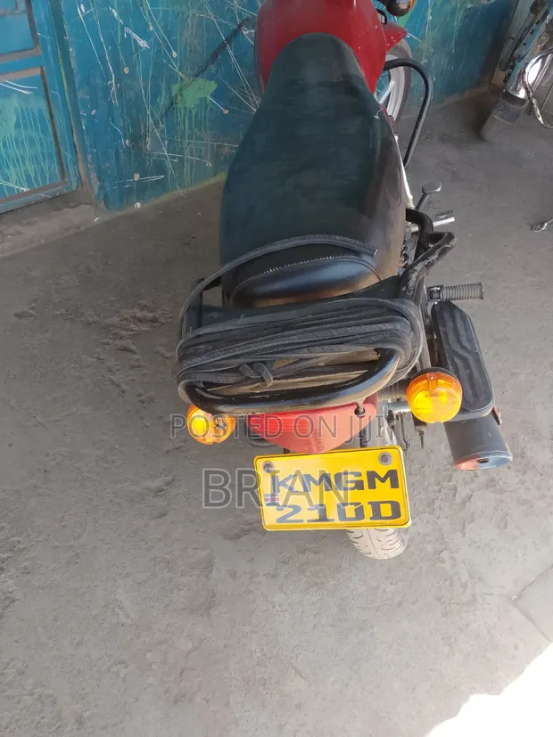 Bajaj Boxer 125 2026 Red - 1