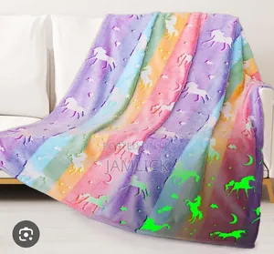 Blanketi ya Fleece ya Kujitokeza Giza ya Uchawi