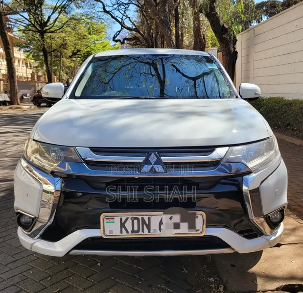 Mitsubishi Outlander 2018 Hybrid - 1