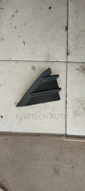 Vishikilia Grille cha Toyota Harrier (Vitumika)