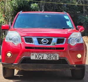 Nissan X-Trail 2012 Nyekundu