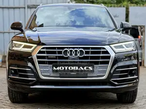 Audi Q5 2.0T Premium AWD quattro 2019 Nyeusi