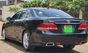 Toyota Crown 2010 Black