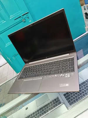 Laptop HP ZBook Firefly 15 G7 - Core i7, 16GB RAM, 512GB SSD