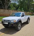 Nissan Hardbody 2013 White - 3