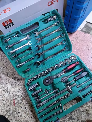 Seti ya Vipande 82 vya Soketi na Wrench za Chrome Vanadium