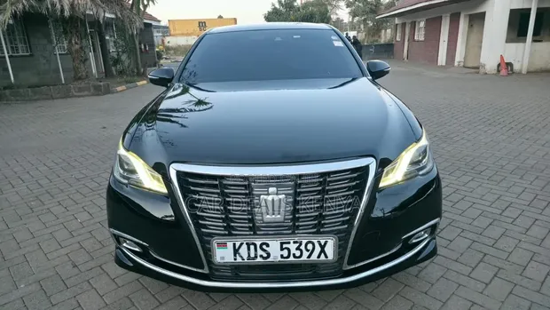 Toyota Crown Royal 2016 - 1