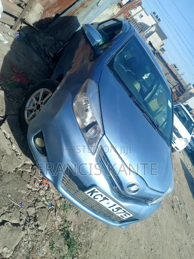 Toyota Vitz 2012 Blue - 1