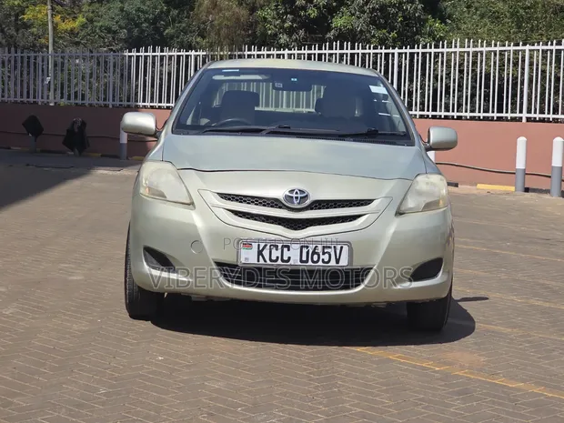 Toyota Belta 2008 - 1