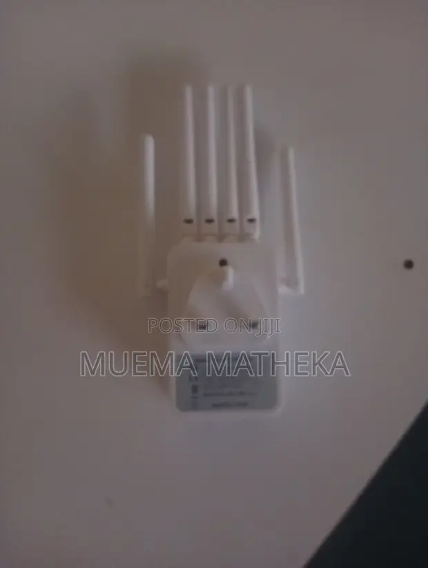 Tenda 6 Antenna WiFi Repeater - 1
