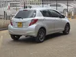 Toyota Vitz 2015 Nyeupe - 5