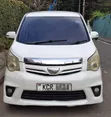 Toyota Noah 2011 - 1