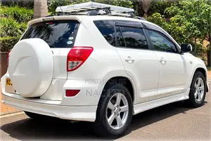 Toyota RAV4 2009 White