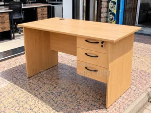 Modern Wooden Office Desk na Droo 3 Zinazofungwa