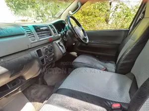 Toyota HiAce 2012