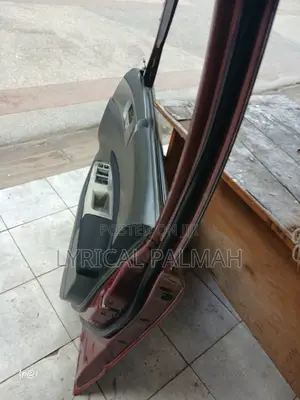 Subaru Forester SH5 Driver's Door with Mirror