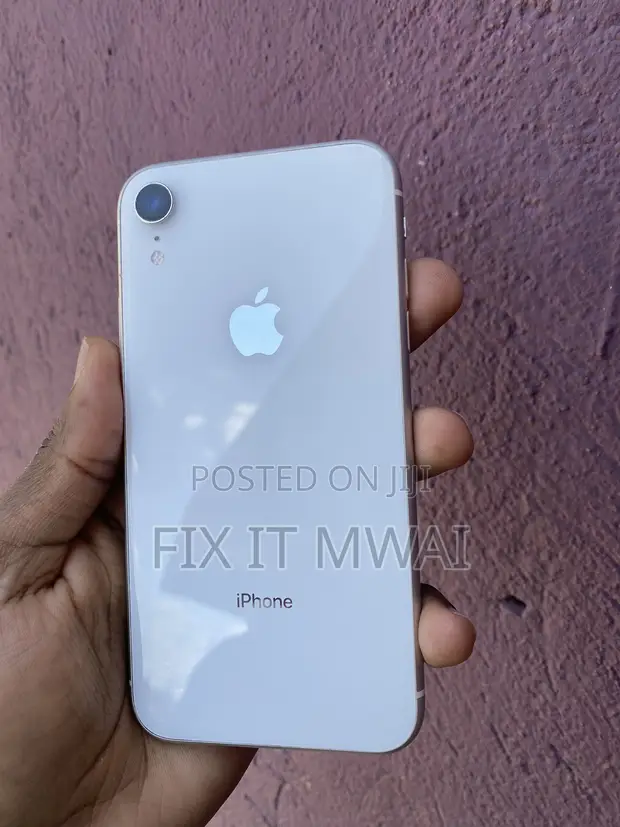 Apple iPhone XR 256GB White (Needs Battery) - 1