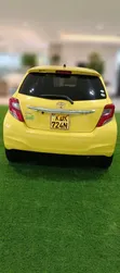 Toyota Vitz 2015 Njano - 2