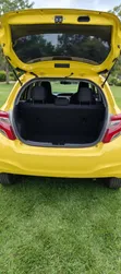 Toyota Vitz 2015 Njano - 3