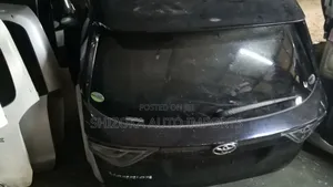 Boot / Tail Gate ya Toyota Harrier (Model ya 2015)